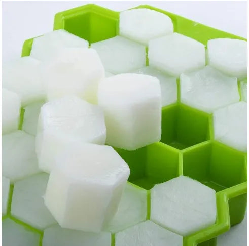 Silicone Ice cube Tray with plastic lid Easy Push Pop Out Square Silicon Ice Cubes Tray Honeycomb Shape Silicone Ice Cube Molds with Lid Flexible Tray for Refrigerator And Freezer