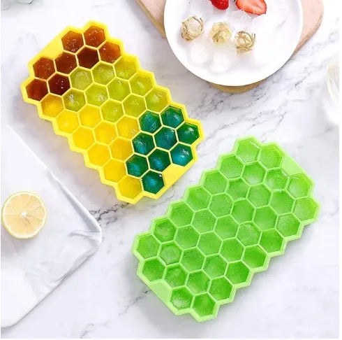 Silicone Ice cube Tray with plastic lid Easy Push Pop Out Square Silicon Ice Cubes Tray Honeycomb Shape Silicone Ice Cube Molds with Lid Flexible Tray for Refrigerator And Freezer
